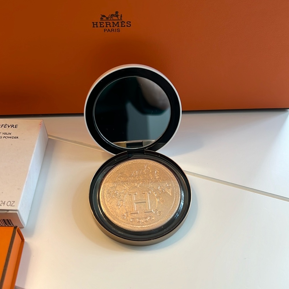 Hermes illuminating powder